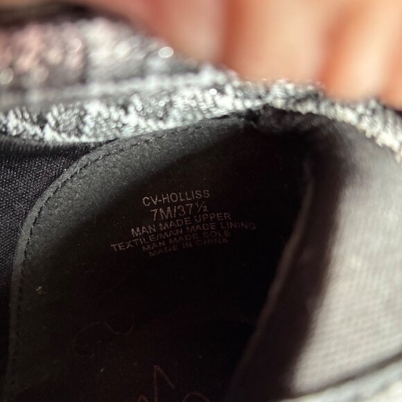 Crown Vintage Hollis Boots | 7M | Neutral Gray Taupe Side Zip, Block Heel EUC - Picture 5 of 7